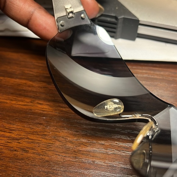 PRADA Sunglasses Black Metal Women Triangle Logo Aviator SPR 601 1BC-3M1 115 3N - Picture 11 of 12